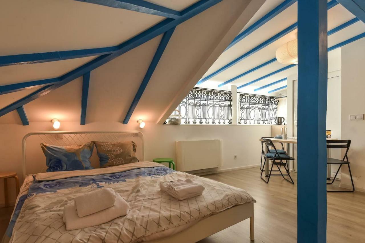 The Ivy House - A Cozy Attic Near The City Center By Flat Mаnager Sofia Eksteriør billede